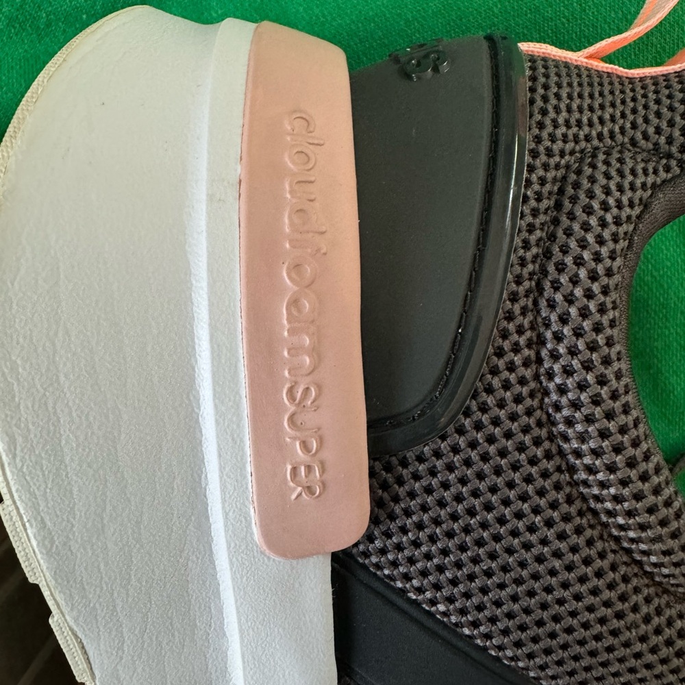 WMNS) adidas Racer TR21 'Carbon Vapour Pink' H00654 size 9 1/2 (9.5) almost new! - Picture 4 of 16